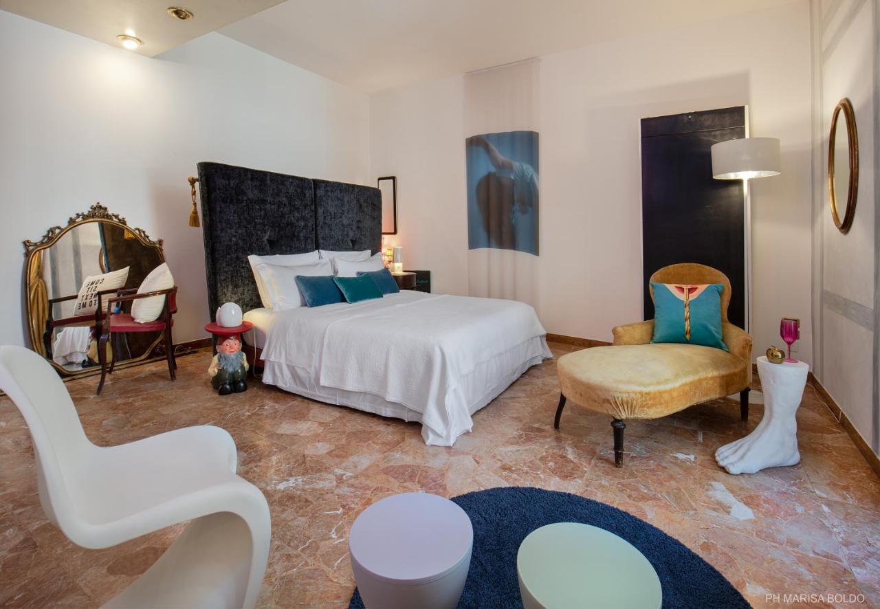 Billie'S Flat Red - Art & Design Apt In Verona Historic Centre Екстер'єр фото