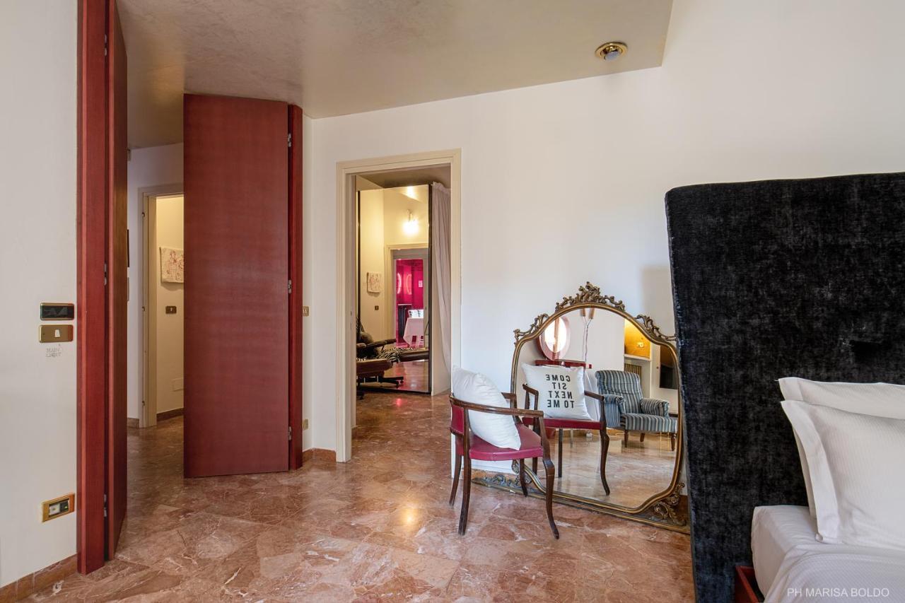 Billie'S Flat Red - Art & Design Apt In Verona Historic Centre Екстер'єр фото