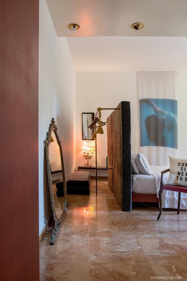 Billie'S Flat Red - Art & Design Apt In Verona Historic Centre Екстер'єр фото