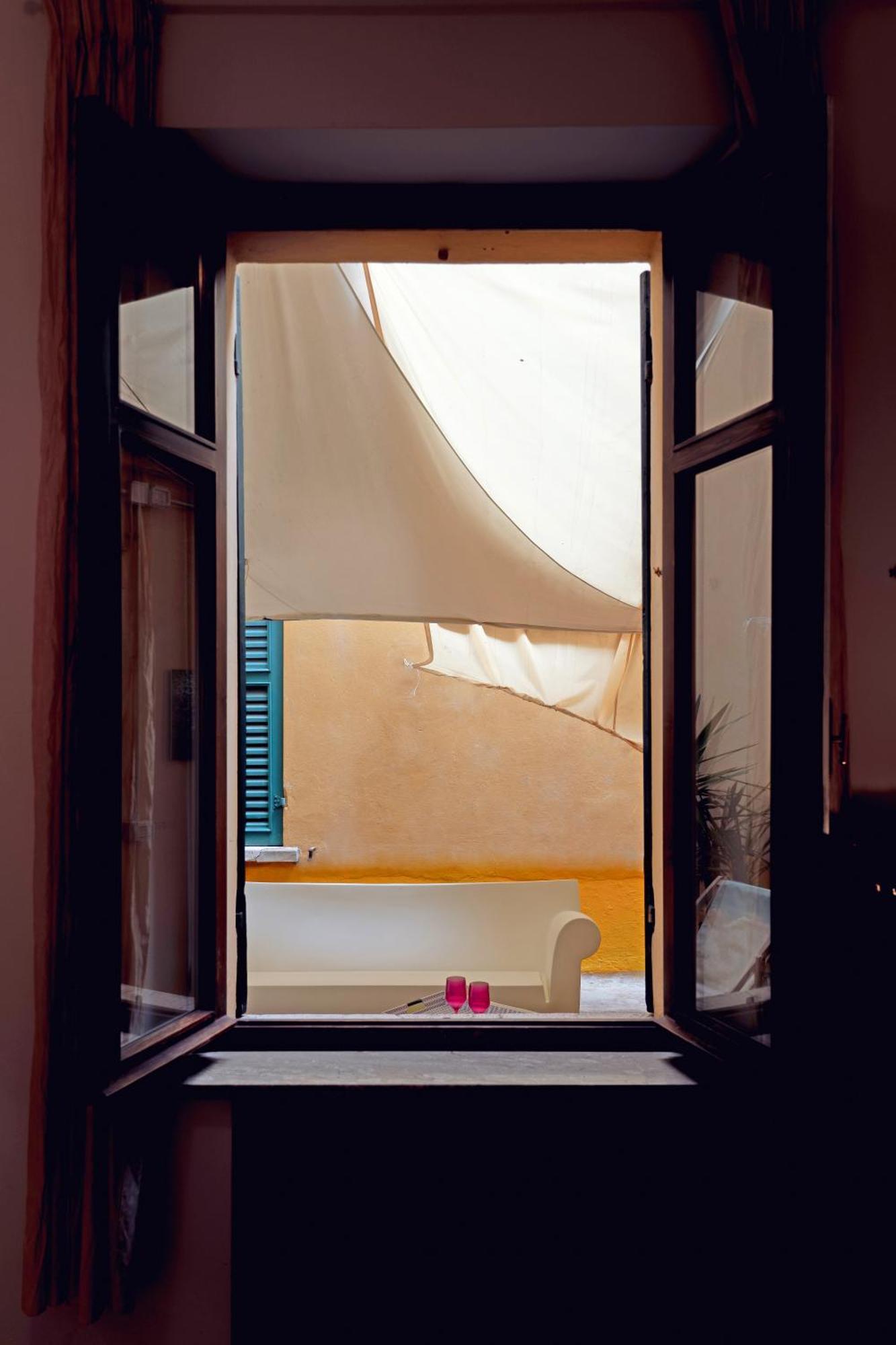 Billie'S Flat Red - Art & Design Apt In Verona Historic Centre Екстер'єр фото